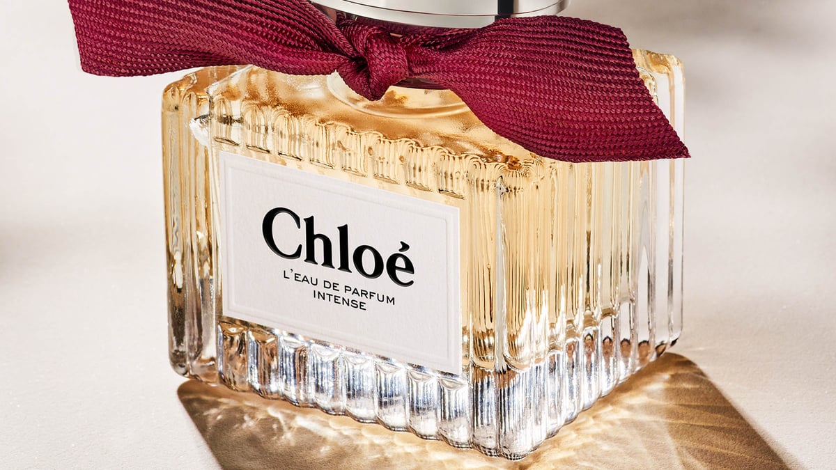 クロエ」から新作フレグランス ブランドを象徴するローズを再解釈