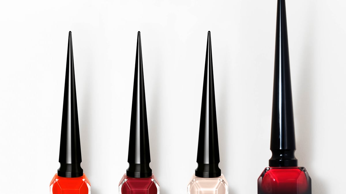 クリスチャン ルブタン ビューティ」のネイルカラーが「ララック」に