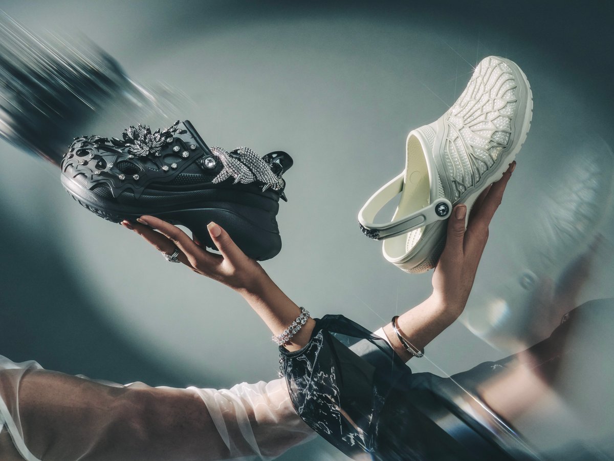 クロックスがスワロフスキーと初コラボ 史上最高額となるクロッグが登場