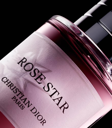 メゾン創設の象徴の星とローズを反映 ディオールが新作フレグランス