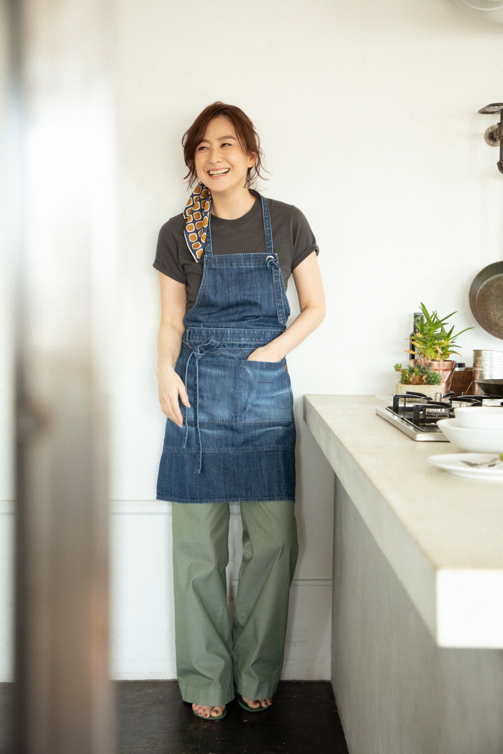 エプロン」検索数が急上昇、ヤヌークが亜希や高山都とのコラボ商品再販へ