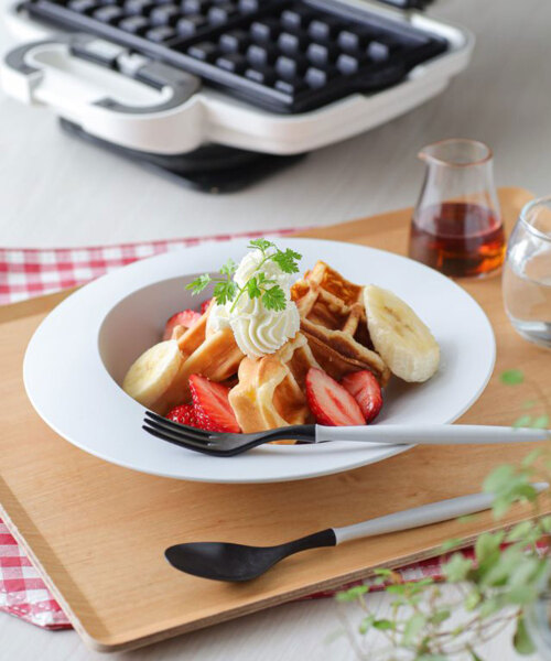 ARAS 深皿スクープとスプーン+フォークのキッズセット ブラックの通販