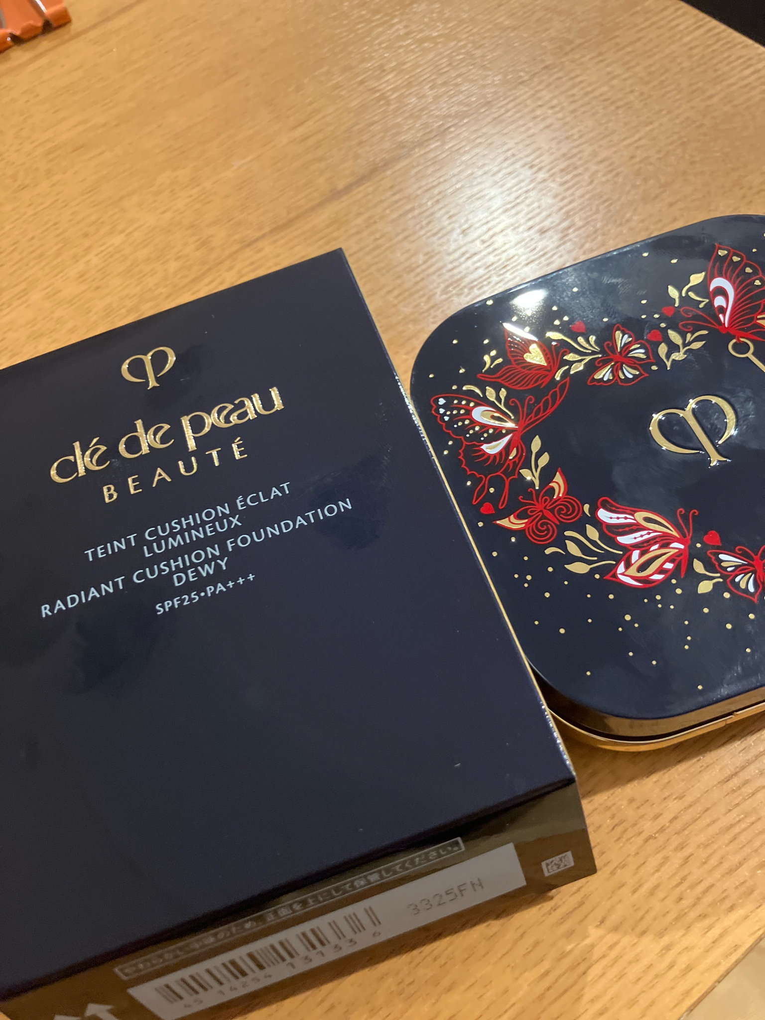 クレ・ド・ポー ボーテ / タンクッションエクラ ルミヌ ピンクオークル