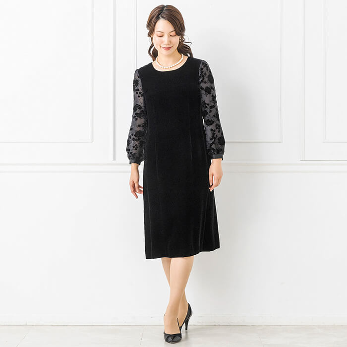 オパール袖のベルベットワンピース 9号・ブラック｜東京ソワール