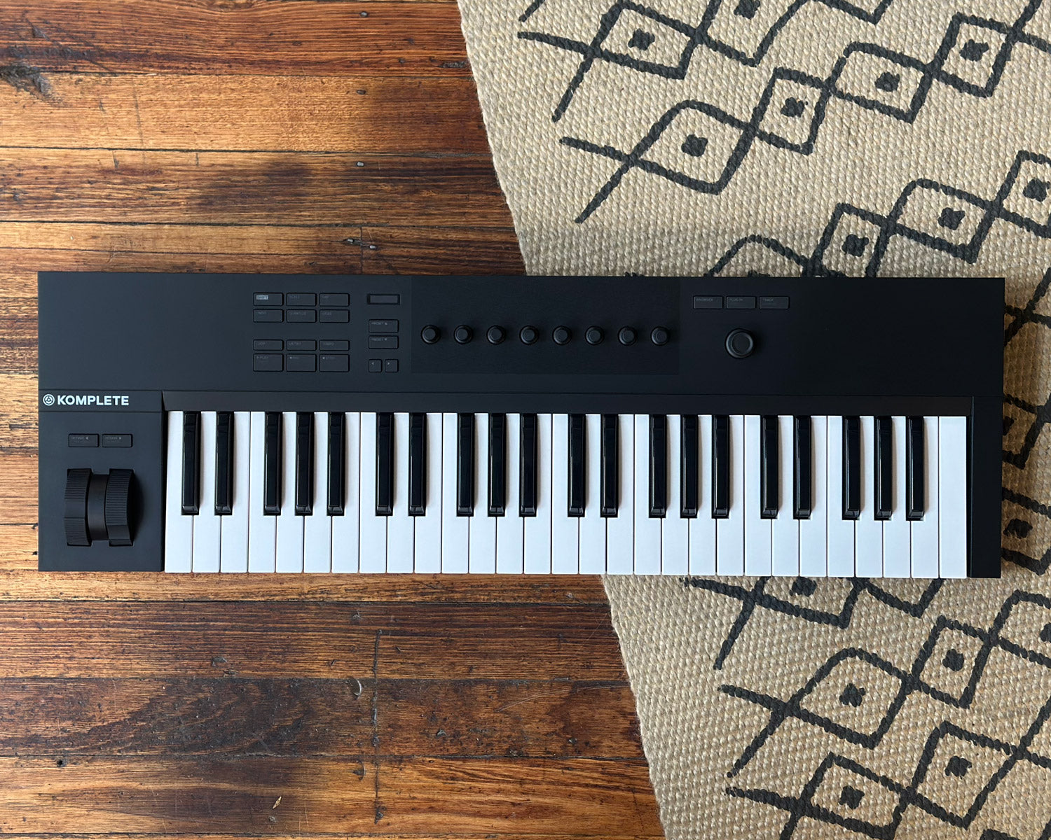 Native Instruments Komplete Kontrol A49 – Found Sound