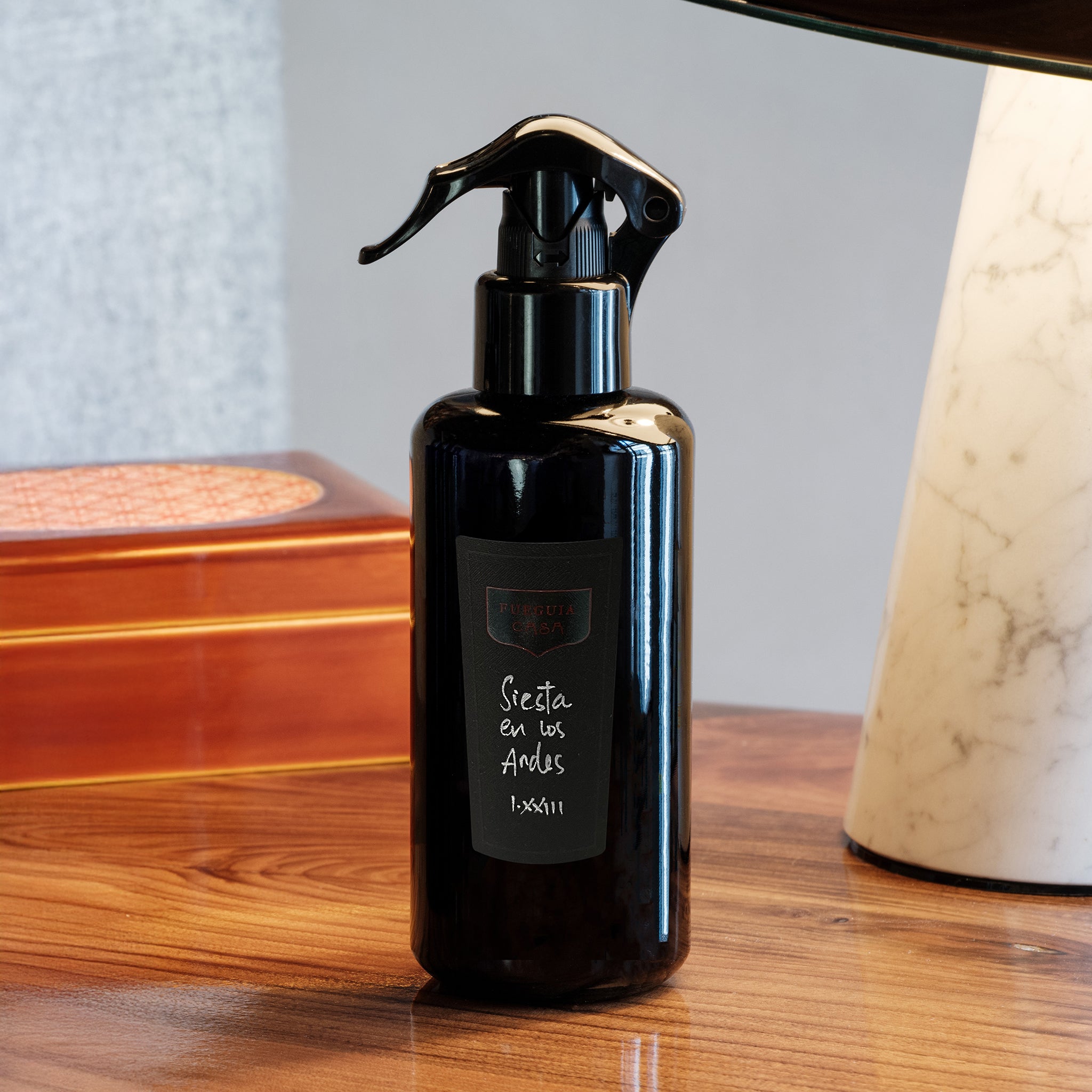 FUEGUIA 1833 | Muskara Iris｜ムスカラ イリス – FUEGUIA 1833 Japan