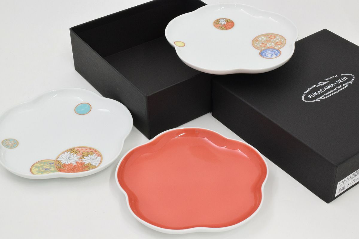 明染付白抜紋 プレート皿揃（5枚入） | 有田焼 深川製磁｜公式