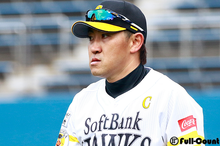 ソフトバンク内川ヒヤリ！ 練習中に打球直撃で病院直行も試合は出場へ