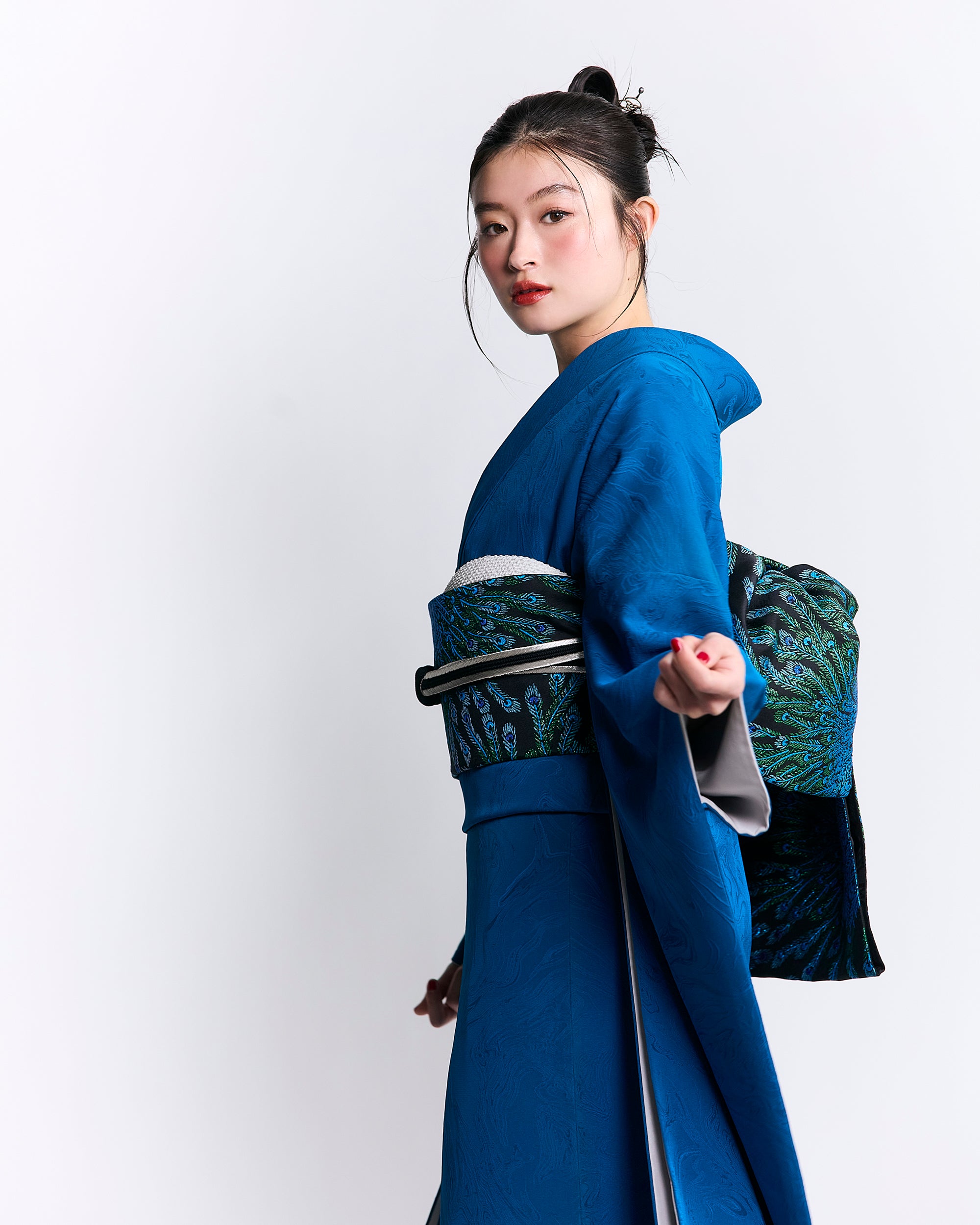 振袖購入｜色無地振袖 【孔雀浅葱】 – 振袖KAPUKI