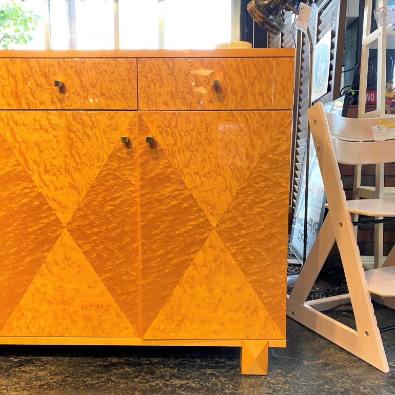 IDC大塚家具 スプレンダー 最高級 バーズアイメープル サイドボード