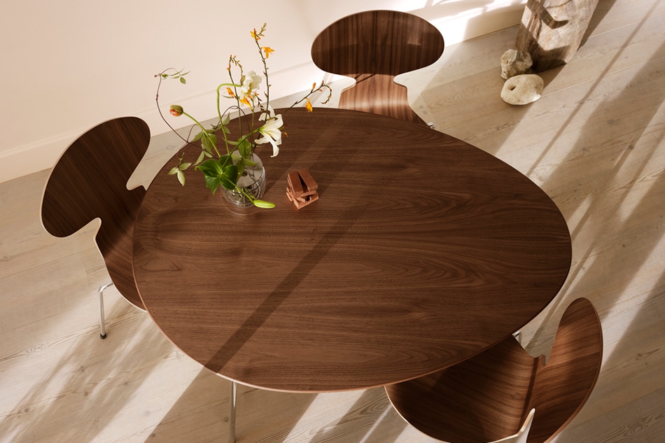 EGG TABLE（エッグテーブル）/FRITZ HANSEN（フリッツ・ハンセン