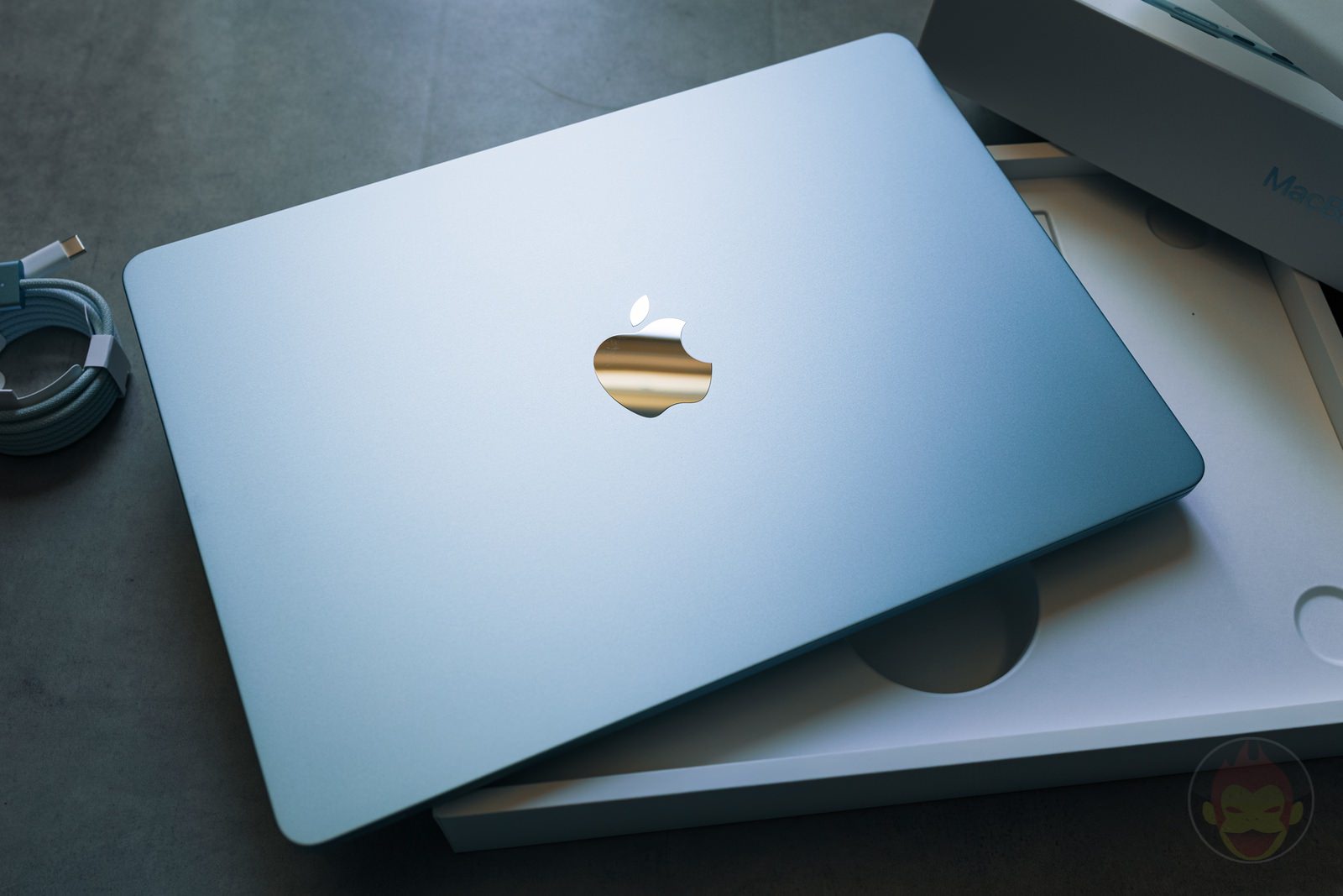 M4 MacBook Airの新色スカイブルー