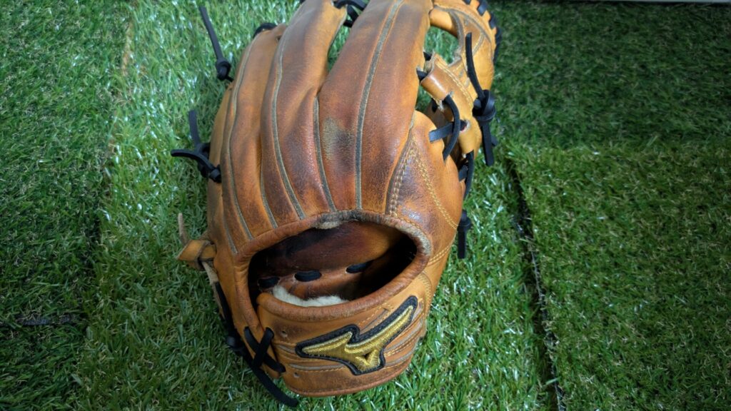 ミズノプロ】軟式内野手用グラブ(坂本勇人モデル)をレビュー！｜グラブ