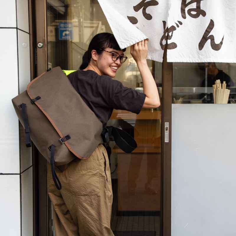 BLUE LUG* the messenger bag (black/reflector) - BLUE LUG GLOBAL
