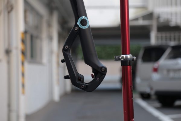 ヤバいサスペンションが入荷しました。マルチリンク式サスペンション