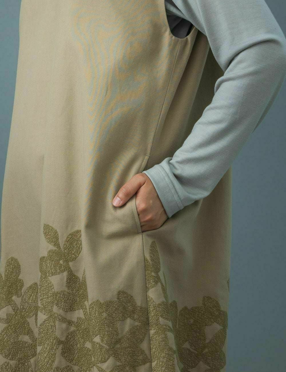 木陰の鳥刺繍ワンピース小菫（こすみれ） | 石見銀山 群言堂オンライン