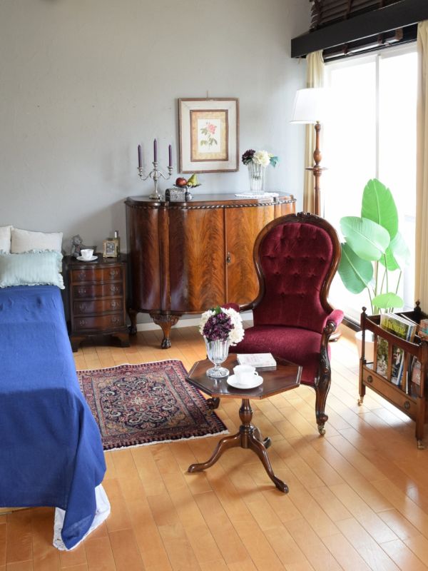 イギリスから届いたアンティークボックス、とっても華やかなジュエリー