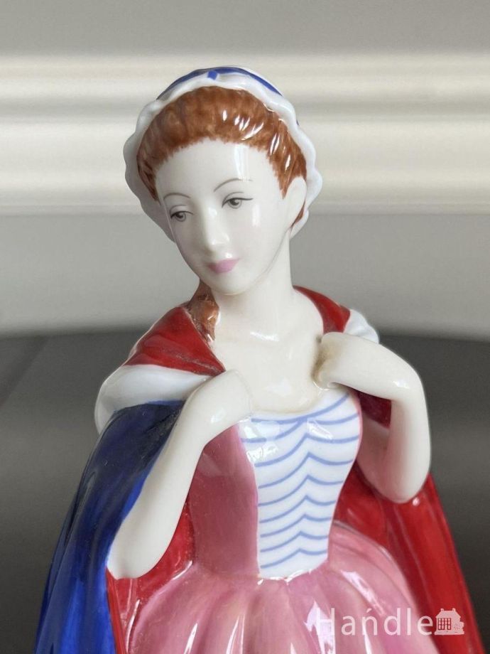 ロイヤルドルトンの陶磁器の人形、アンティークのプリティレディ（BESS