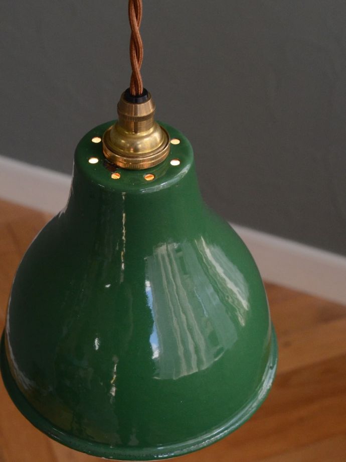 フランスのアンティークシェード、ホーローのおしゃれなペンダント