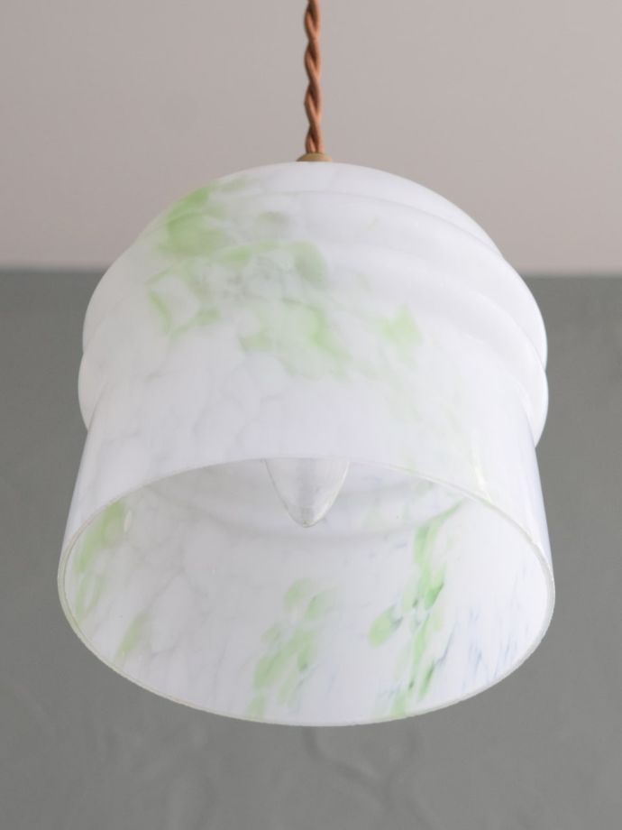 アンティークのおしゃれな照明、グリーン色のマーブル模様のペンダント