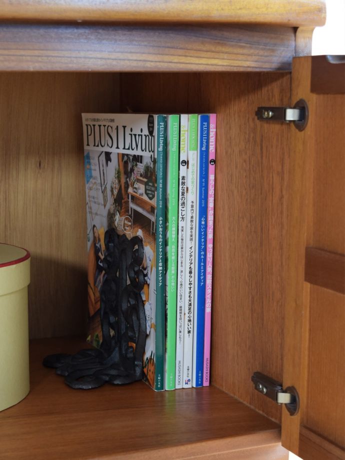 イギリスから届いたネイサン社のビンテージキャビネット、ビューロー