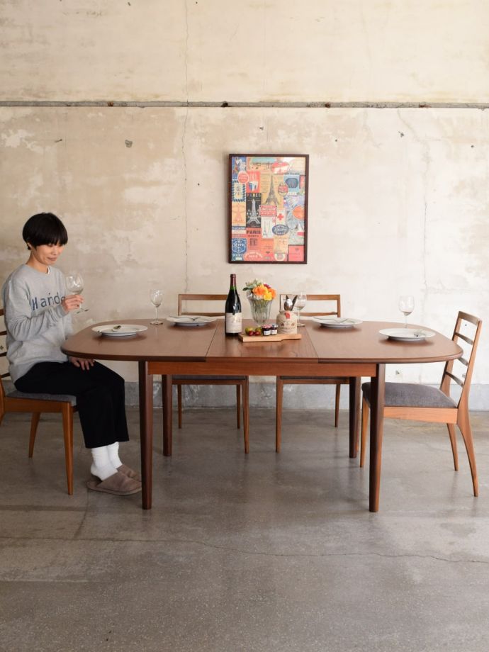 G-planの伸長式ダイニングテーブル、北欧スタイルのおしゃれな