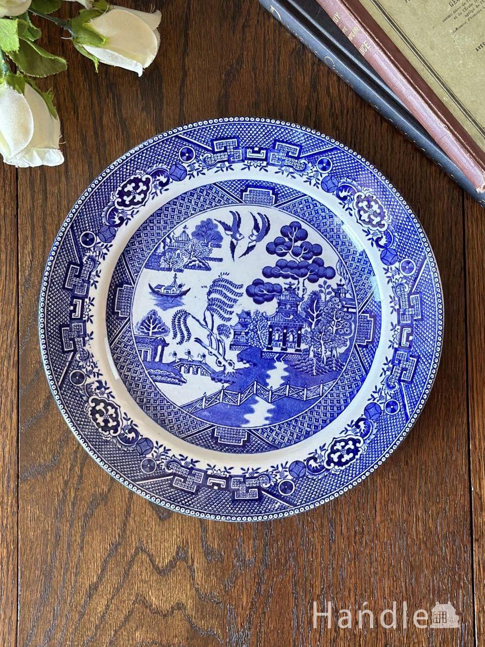イギリスから届いたアンティークのディナープレート、ブルーウィロー