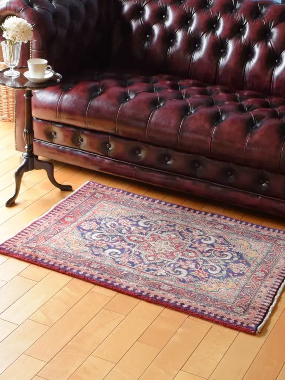 お花の模様が華やかに織られた、ジョーザン（Jozan）のペルシャ絨毯(m