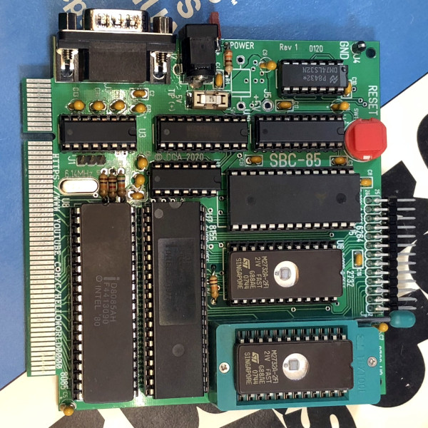 An 8085 Retrocomputer From The Heart | Hackaday