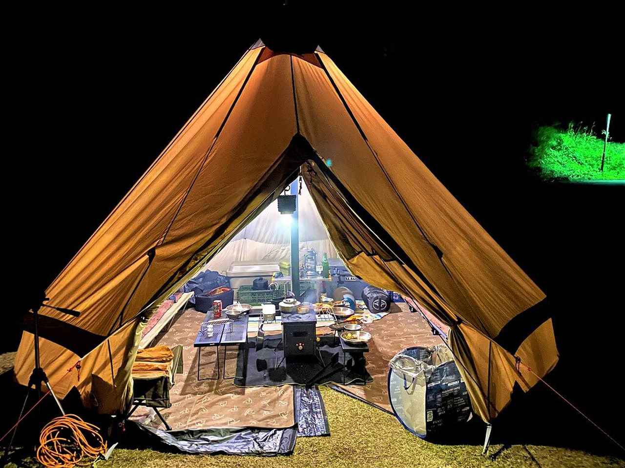 レビュー】ローベンスの大型テント「クロンダイク」は薪ストーブ穴付き