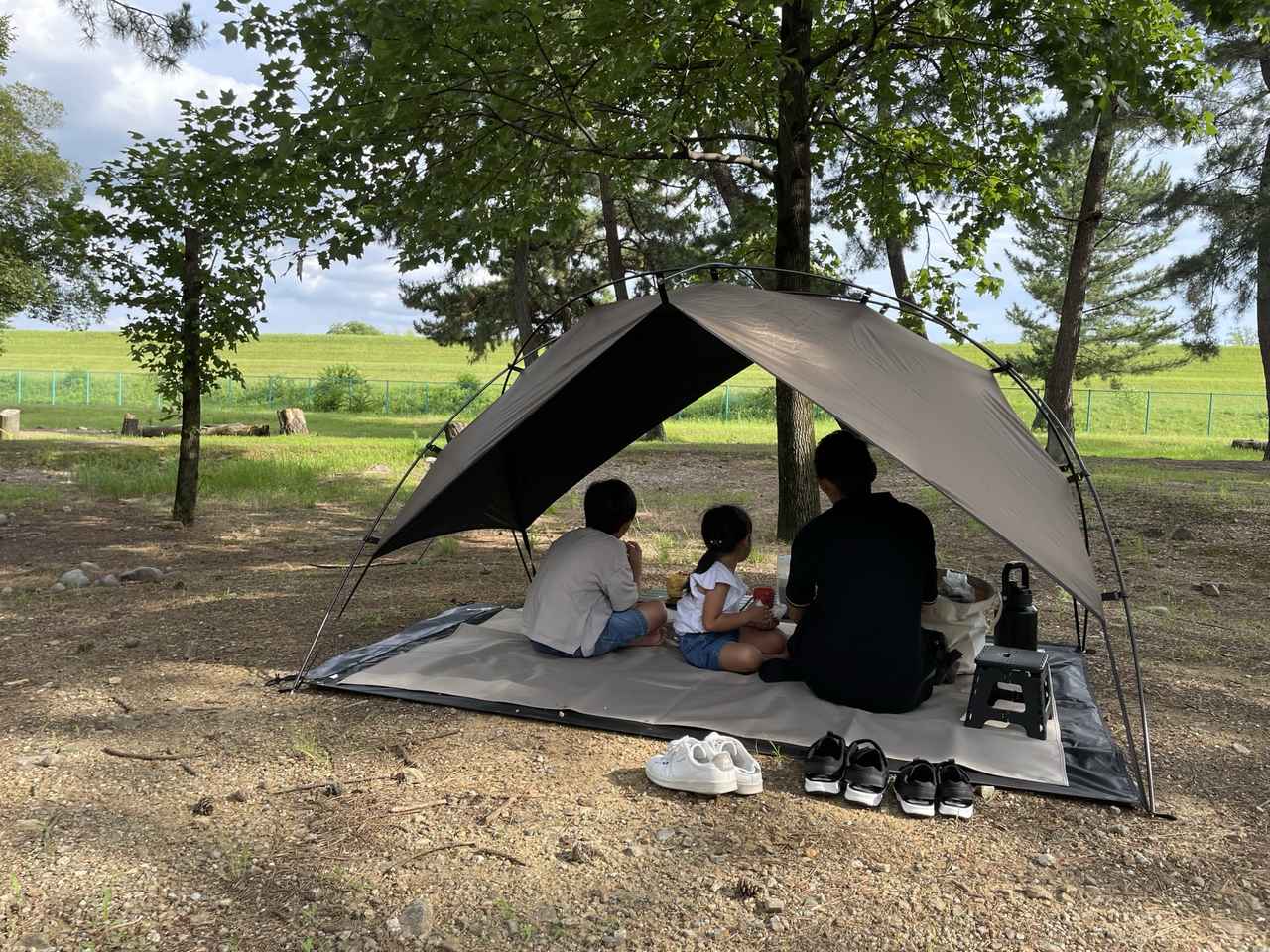 レビュー】DOD『サカナシェード2』はピクニックや海水浴に大活躍！設営