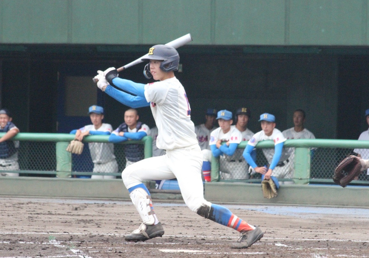 優勝候補・花咲徳栄が初回9点で5回コールドで好発進！プロ注目の好打者