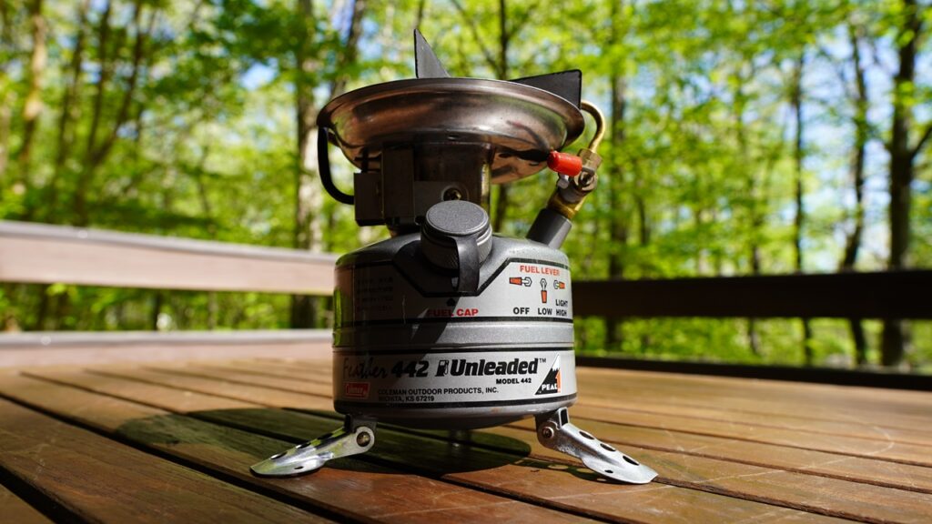 これぞ一生物】男心くすぐる長年愛用のコールマンフェザーストーブ