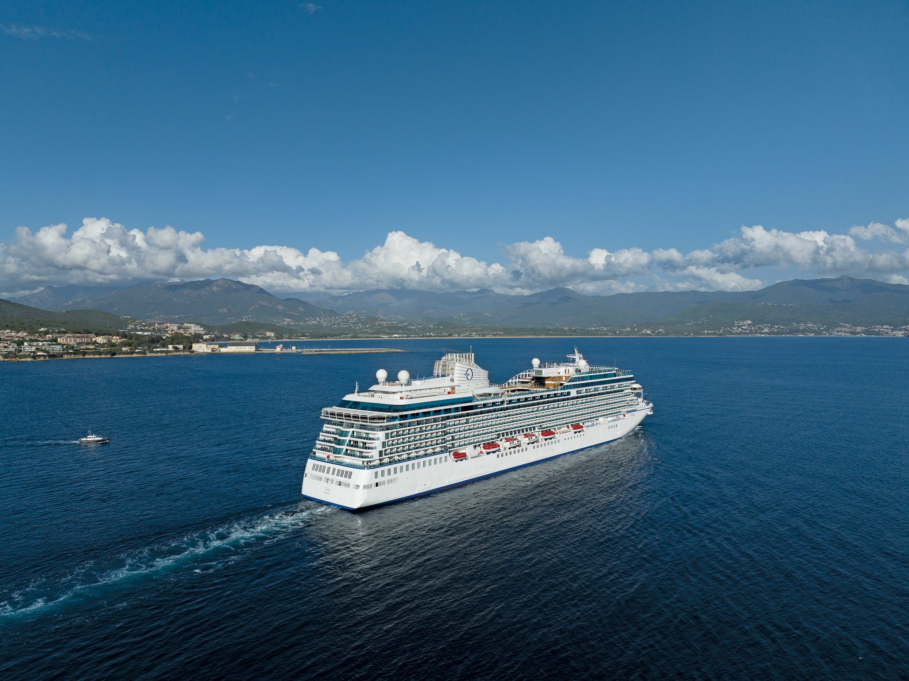 世界を巡るオーシャニアクルーズが2025年の限定企画を発表。豪華ホスト