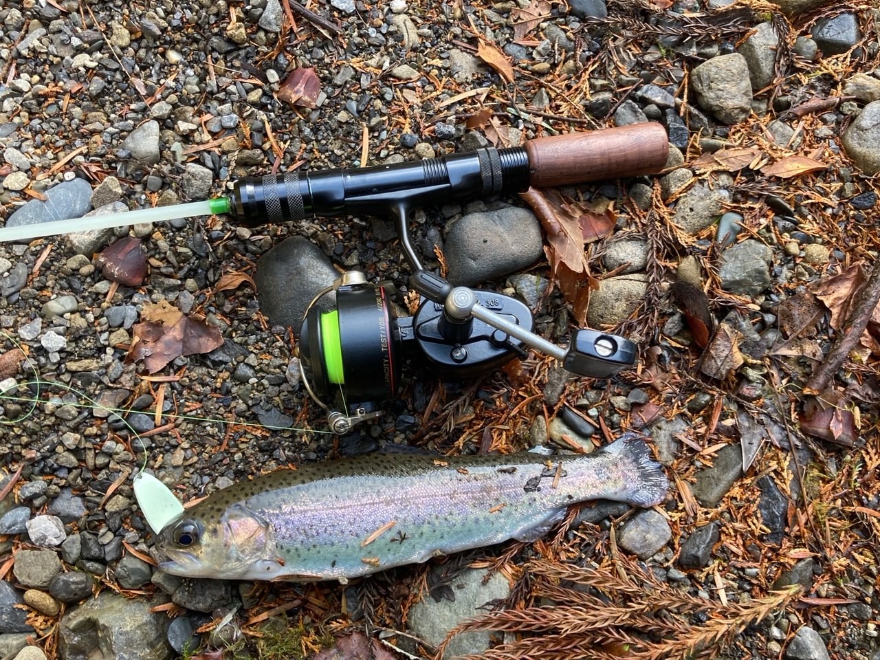 ウッドを削り出してのグリップ製作 – 渓流用トラウトロッド、ロッド