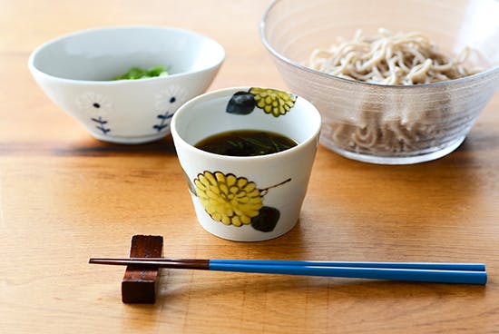取り扱い終了】九谷焼/徳永遊心/色絵菊/蕎麦猪口 - 北欧、暮らしの道具店