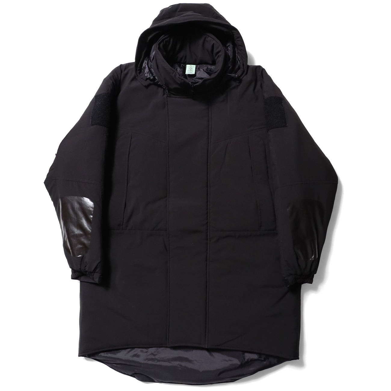 実物を入念にサンプリングし、中綿に“プリマロフト®︎”を採用した