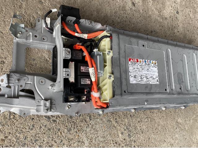 トヨタ 30プリウス ハイブリッドバッテリー交換 リビルト TOYOTA PRIUS