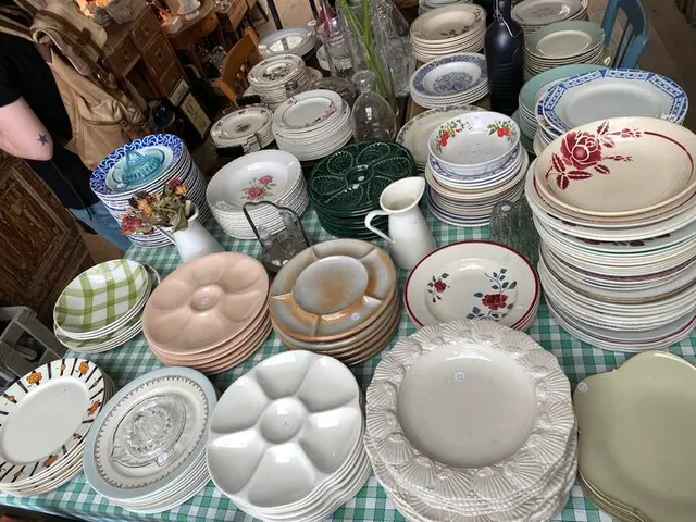 まるで宝探し！フランス人が大好きな蚤の市の魅力(季節・暮らしの話題