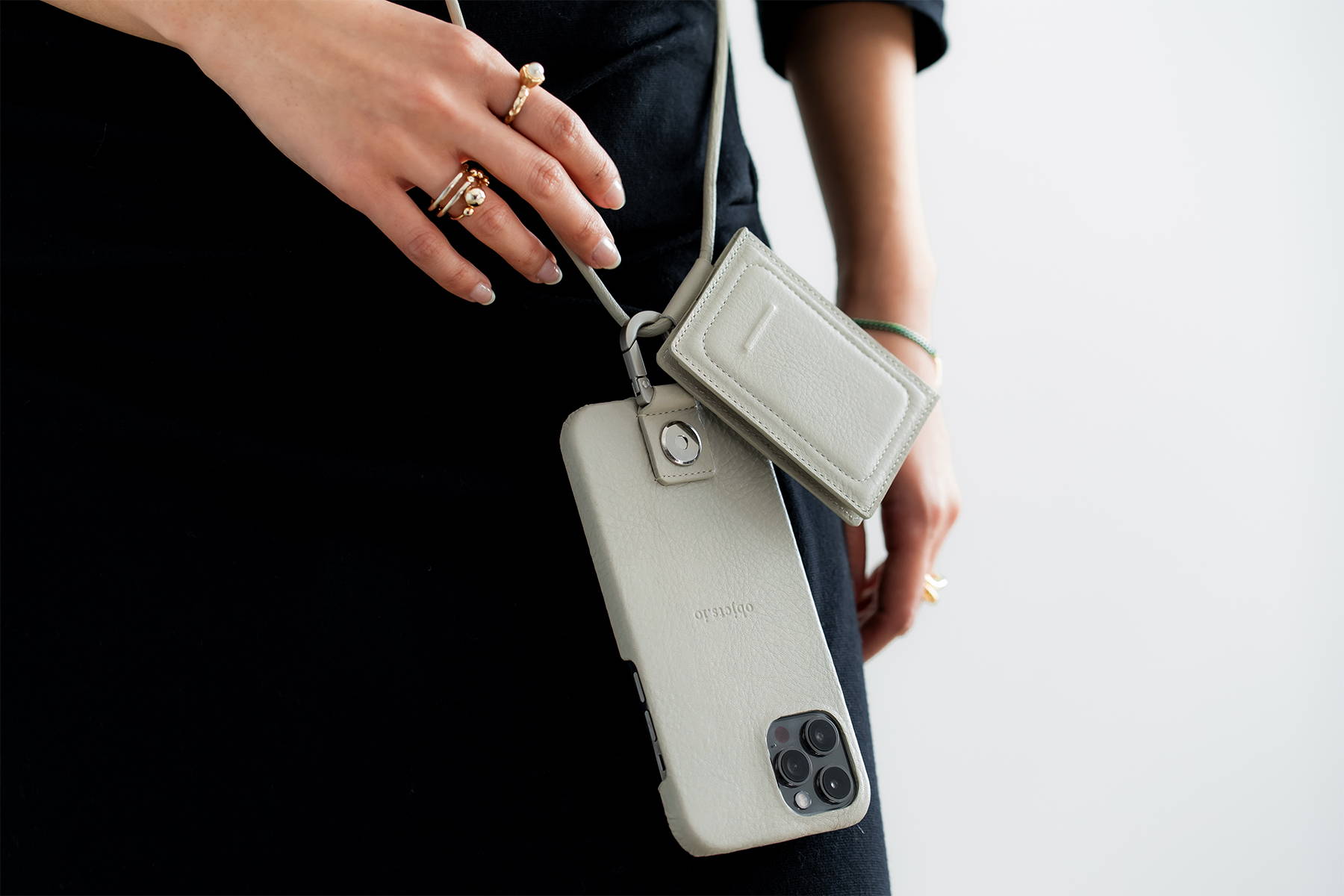 デザインの意図 ショルダーストラップ付iPhoneケース / スマホ