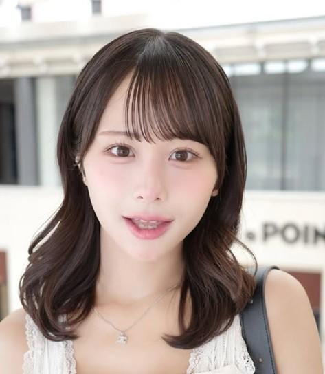 ベッドの上で生もも見せ！キラキラ引き締めボディ ≠MEの尾木波菜「週