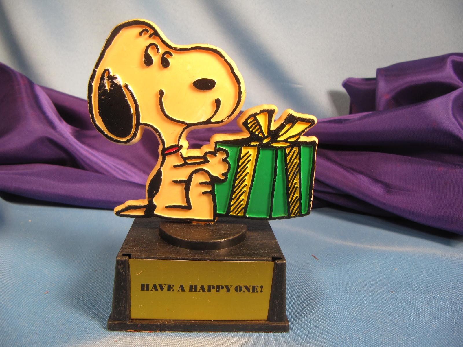 SNOOPY TROPHY VINTAGE, Peanuts Gang Handcrafted by Aviva in Hong