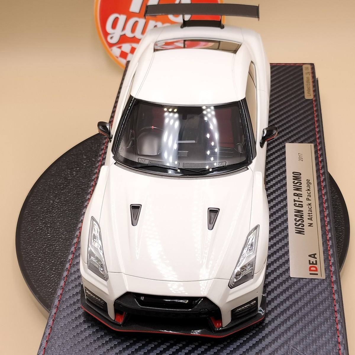 Make Up IDEA 1/18 Skyline GT-R R35 white nismo 2017 N Attack