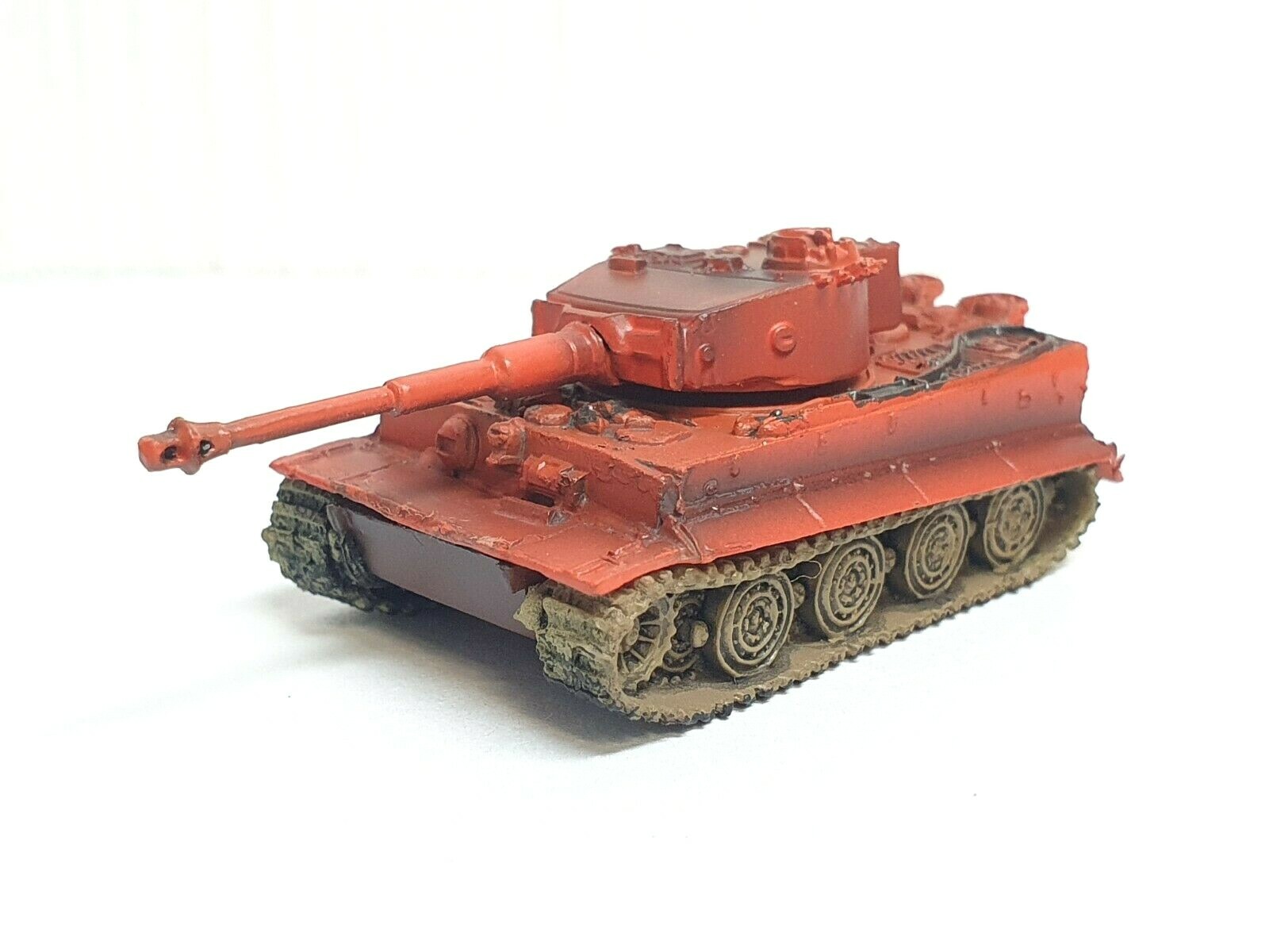 1/144 Takara World Tank Museum 2 German TIGER 1 Heavy Tank RED