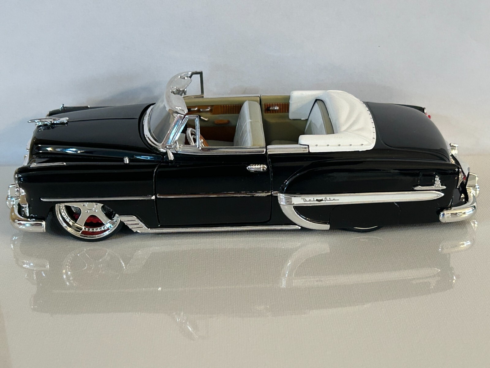 JADA Toys DUB City 1953 CHEVY BEL AIR CONVERTIBLE BLACK 1:24 Scale