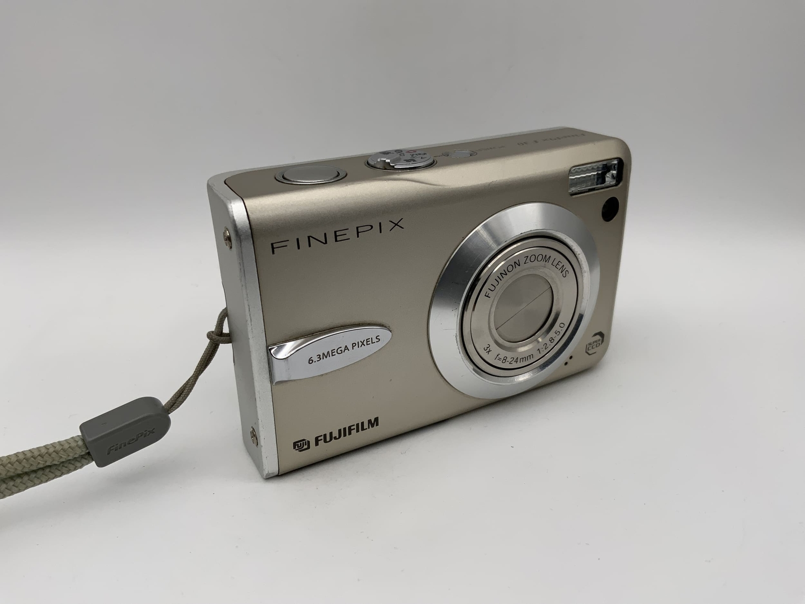 Fujifilm FinePix F810 Digitale Kompaktkamera mit f=7.2-28.8mm 4x