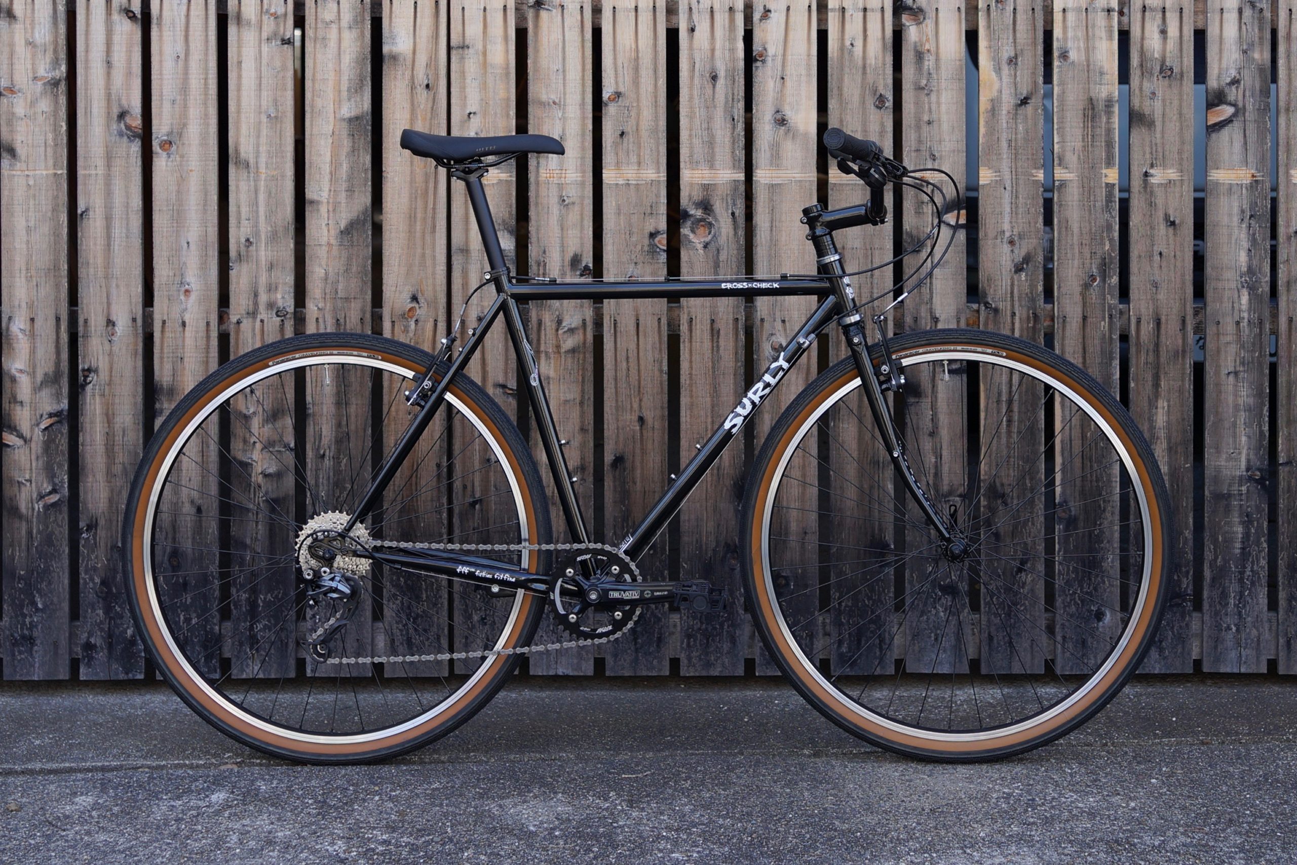 SURLY Cross Check】広い振り幅で山遊びプラス日々の暮らし