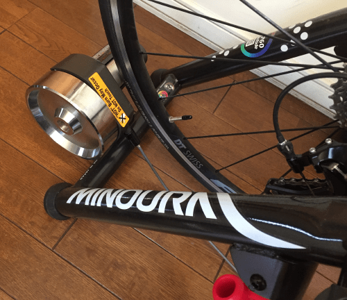 ロードバイク室内トレーニングに固定ローラー台「MINOURA(ミノウラ