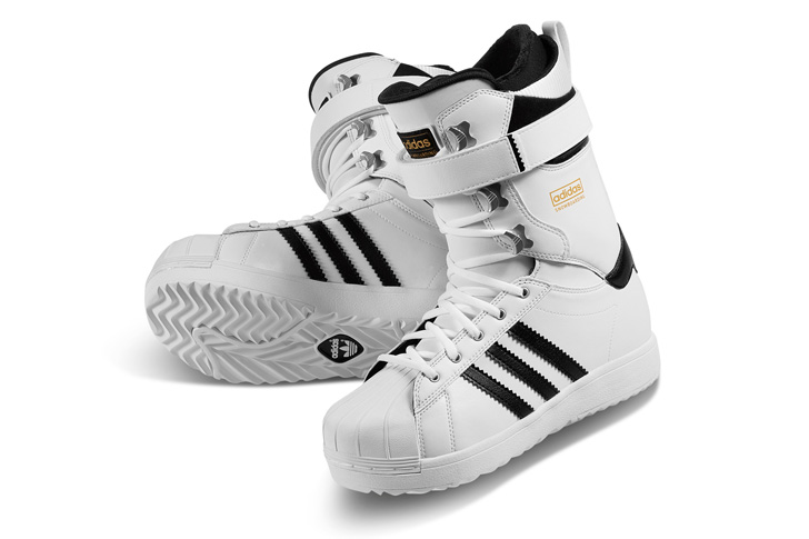 アディダス スノーボーディングは、Superstar生誕45周年をセレブレイト