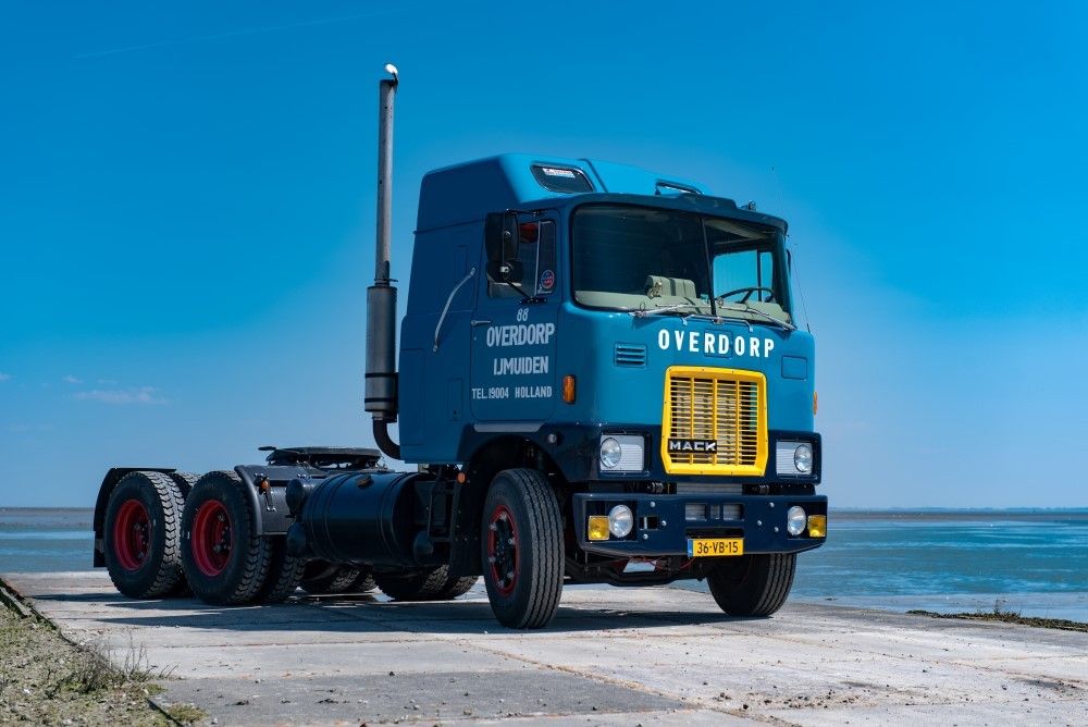 CC Video: 1980 Mack F786ST 6x4 Tractor - An Old Mack Got Its Mojo